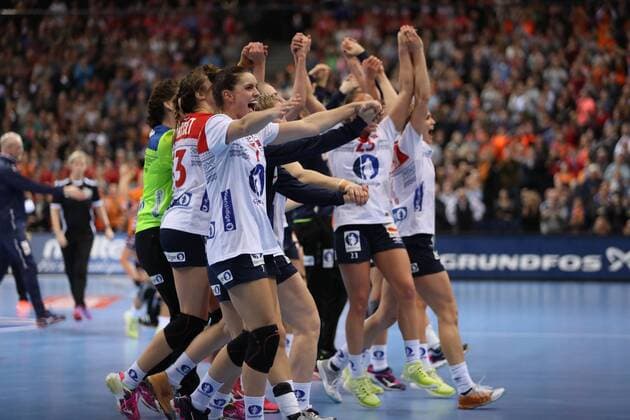 Handball, WM Damen, Niederlande - Norwegen Niederlande - Norwegen, 23. IHF Handball-Weltmeisterschaft der Frauen; Hamburg, 15.12.17 Hamburg, 15.12.17, Handball, 23. IHF Handball-Weltmeisterschaft der Frauen, Halbfinale, Niederlande - Norwegen : Jubel nach Sieg