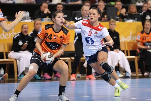 Martine Smeets (Niederlande, 24), Nora Moerk (Norwegen, 09) Hamburg Hamburg Deutschland Barclaycard Arena Copyright: xAgentur54Gradx xSpeedphotosx