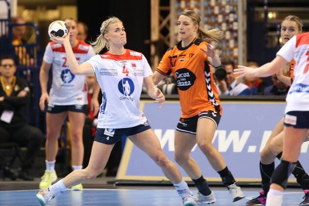 Veronica Kristiansen (Norwegen, 04), Nycke Groot (Niederlande, 17) Hamburg Hamburg Deutschland Barclaycard Arena Copyright: xAgentur54Gradx xSpeedphotosx