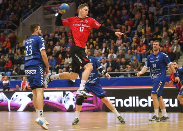 BAU 15.12.2017 Bietigheim Handball SG BBM Bietigheim vs. Dessau-Rosslauer HV 06, Gerdas Babarskas (BBM, oben)