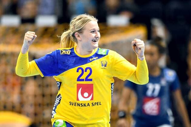 Handball, WM Damen, Schweden - Frankreich 171215 Sveriges Hanna Blomstrand jublar under semifinalen mellan Sverige och Frankrike under handbolls-VM den 15 december 2017 i Hamburg. Copyright: CARLxSANDIN BB171215CS134