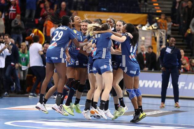 Handball, WM Damen, Schweden - Frankreich Schweden - Frankreich, 23. IHF Handball-Weltmeisterschaft der Frauen; Hamburg, 15.12.17 Hamburg, 15.12.17, Handball, 23. IHF Handball-Weltmeisterschaft der Frauen, Halbfinale, Schweden - Frankreich : Jubel nach Sieg