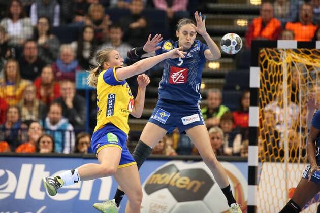 Isabell Gullden (Schweden, 20), Camille Ayglon Saurina (Frankreich, 05) Hamburg Hamburg Deutschland Barclaycard Arena Copyright: xAgentur54Gradx xSpeedphotosx