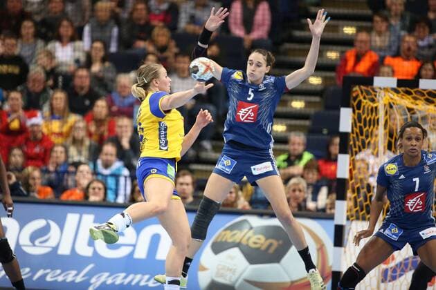 Isabell Gullden (Schweden, 20), Camille Ayglon Saurina (Frankreich, 05) Hamburg Hamburg Deutschland Barclaycard Arena Copyright: xAgentur54Gradx xSpeedphotosx