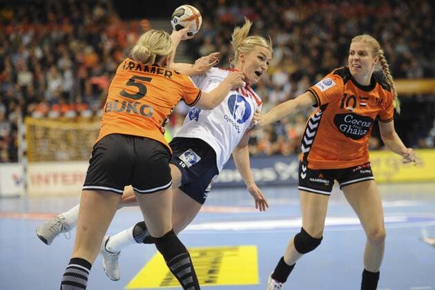 Stine Bredal Oftedal (Nr. 10, Norwegen) Niederlande - Norwegen, Handball, 23. IHF Handball-Weltmeisterschaft der Frauen, 15.12.17 Hamburg Hamburg Germany Barclaycard Arena Copyright: xAgentur54Gradx xThomasxSobczakx