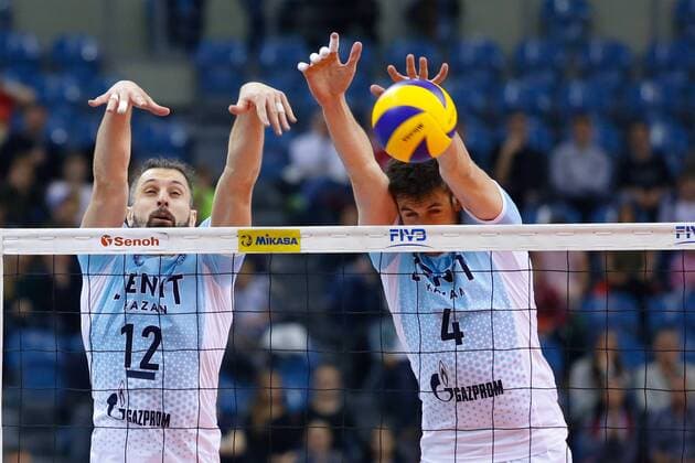 KRAKOW 16.12.2017 FIVB KLUBOWE MISTRZOSTWA SWIATA PILKA SIATKOWA MEZCZYZN POLSKA 2018 POLFINAL --- FIVB VOLLEYBALL MEN S CLUB World Championship WM Weltmeisterschaft POLAND 2017 SEMIFINAL: SADA CRUZEIRO - ZENIT KAZAN ALEKSANDER BUTKO ARTIEM WOLWICZ FOT. ANNA KLEPACZKO FOTOPYK NEWSPIX.PL --- Newspix.pl  171216LUM034