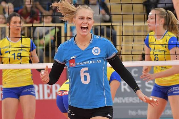 16.12.2017, xtkx, Volleyball Damen, VC Wiesbaden - SSC Palmberg Schwerin, emspor, v.l. Selma Hetmann (VCW) , Wiesbaden