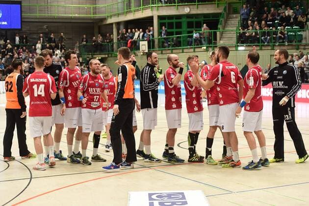 Handball 2. DKB 18. Spieltag: Bergischer HC vs Rhein Vikings am 16.12.2017 in der Uni-Halle in Wuppertal Der BHC freut sich ueber einen weiteren Heimsieg