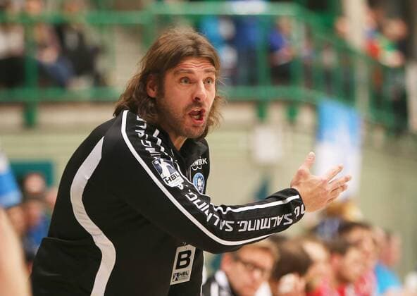 HBL 2. Handball Bundesliga, Saison 2017 2018, 18. Spieltag, Bergischer HC - HC Rhein Vikings -- Sebastian Hinze ( Trainer Bergischer HC ) in Aktion