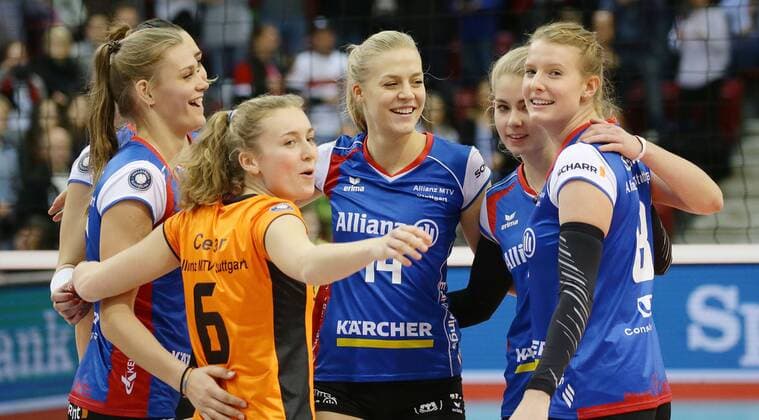 Stuttgart , Volleyball Bundesliga , Allianz MTV Stuttgart vs. Rote Raben Vilsbiburg , von links: Nika Daalderop Teodora Pusic Jenna Potts Pia Kästner Julia Schäfer ( Jubel Allianz )
