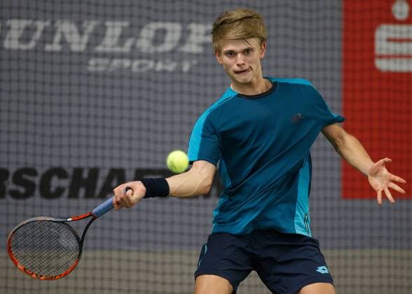 MARVIN MOELLER Tennis - Deutsche Meisterschaften 2017 - Deutsche Meisterschaft - - Biberach an der Riss - Baden-Wuerttemberg - Germany - 16 December 2017. Â Copyright: xJuergenxHasenkopfx
