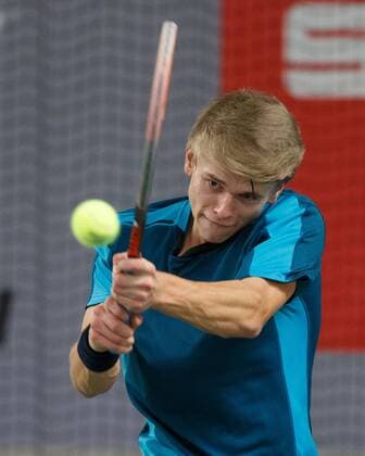MARVIN MOELLER Tennis - Deutsche Meisterschaften 2017 - Deutsche Meisterschaft - - Biberach an der Riss - Baden-Wuerttemberg - Germany - 16 December 2017. Â Copyright: xJuergenxHasenkopfx