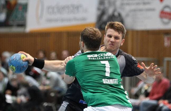 v.li.: Stefan Schmitt (DJK Rimpar Wölfe), Sören Kress (VfL Eintracht Hagen), DKB 2. Handball-Bundesliga, DJK Rimpar Wölfe - VfL Eintracht Hagen,