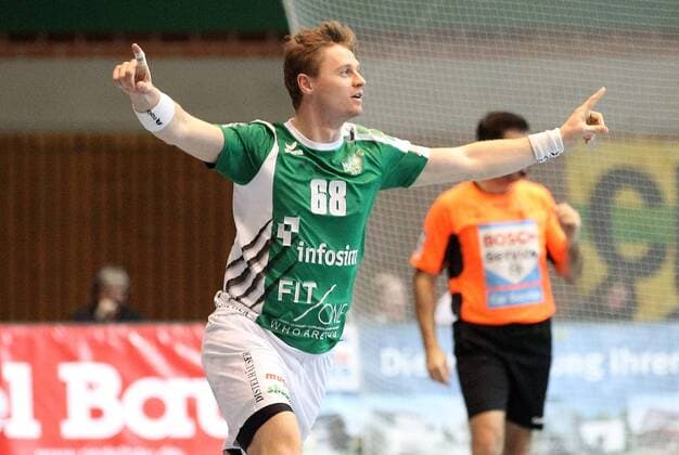 v.li.: Julian Sauer (DJK Rimpar Wölfe) jubelt, DKB 2. Handball-Bundesliga, DJK Rimpar Wölfe - VfL Eintracht Hagen,