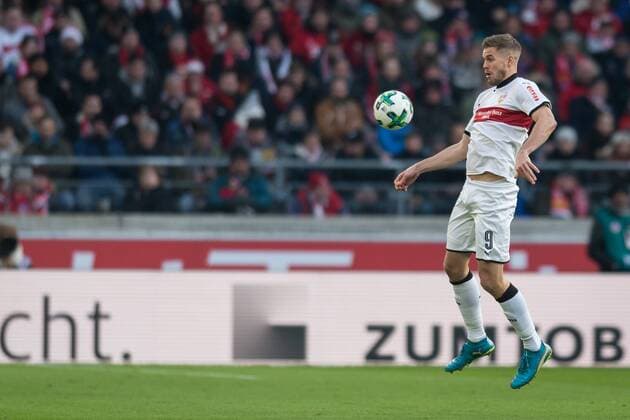 16.12.2017, xmhx, Fussball 1.Bundesliga, VfB Stuttgart - FC Bayern Muenchen, emspor, v.l. Simon Terodde (VfB Stuttgart) FREISTELLER Stuttgart