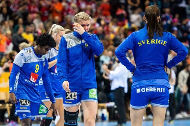 Handball, WM, Damen, Niederlande - Schweden 171217 Sveriges Jenny Alm deppar efter bronsmatchen mellan Sverige och Nederländerna under handbolls-VM den 17 december 2017 i Hamburg. Copyright: CARLxSANDIN BB171217CS073