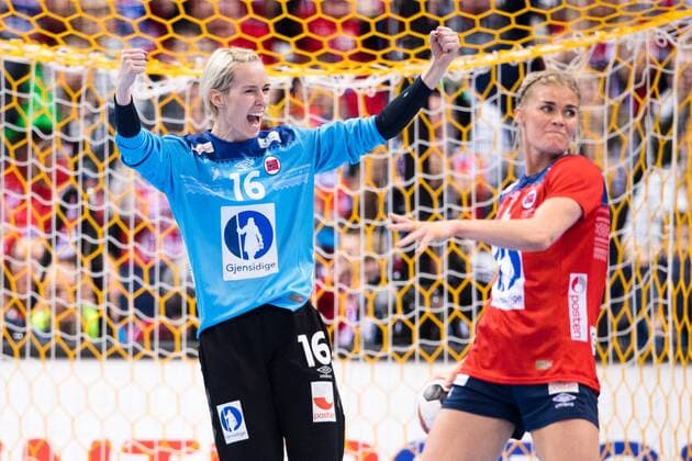 Handball, WM, Damen, Finale, Norwegen - Frankreich 171217 Norges malvakt Katrine Lunde jublar i finalen mellan Frankrike och Norge under handbolls-VM den 17 december 2017 i Hamburg. Copyright: CARLxSANDIN BB171217CS123
