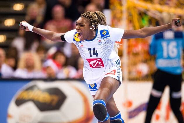 Handball, WM, Damen, Finale, Norwegen - Frankreich 171217 Frankrikes Kalidiatou Niakate jublar i finalen mellan Frankrike och Norge under handbolls-VM den 17 december 2017 i Hamburg. Copyright: CARLxSANDIN BB171217CS129