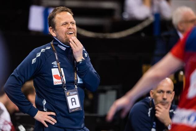 Themen der Woche - SPORT Themen der Woche - SPORT Handball, WM, Damen, Norwegen verliert Finale 171217 Norges förbundskapten Thorir Hergeirsson i finalen mellan Frankrike och Norge under handbolls-VM den 17 december 2017 i Hamburg. Copyright: CARLxSANDIN BB171217CS151