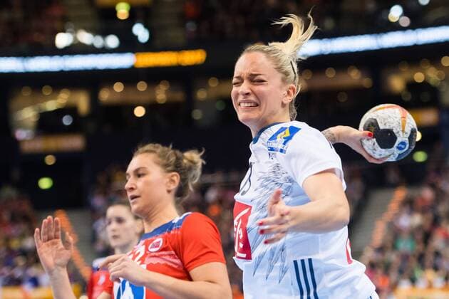 Handball, WM, Damen, Finale, Norwegen - Frankreich 171217 Frankrikes Manon Houette i finalen mellan Frankrike och Norge under handbolls-VM den 17 december 2017 i Hamburg. Copyright: CARLxSANDIN BB171217CS153