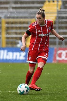 Verena Faißt (Faisst, Feisst, Feist, Faist, FC Bayern München, FCB, 22) Freisteller, Einzelbild, Aktion, Action, Fussball,Allianz Frauen-Bundesliga, FC Bayern München - 1. FFC Frankfurt,