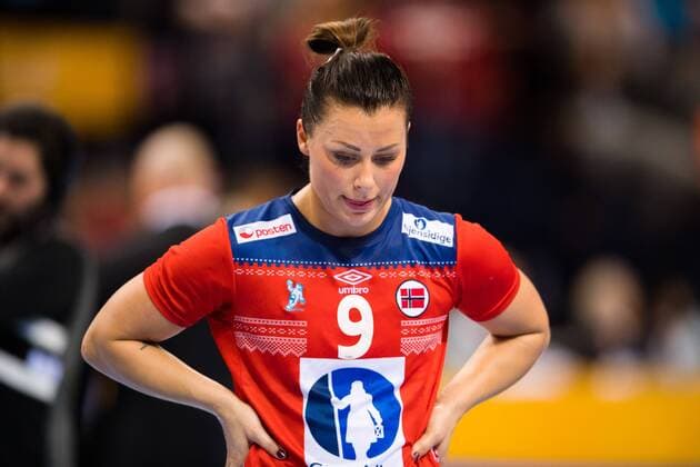 Handball, WM, Damen, Finale, Norwegen - Frankreich 171217 Norges Nora M¿rk deppar efter finalen mellan Frankrike och Norge under handbolls-VM den 17 december 2017 i Hamburg. Copyright: CARLxSANDIN BB171217CS164