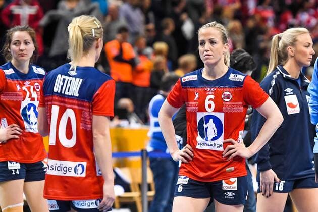 Handball, WM, Damen, Finale, Norwegen - Frankreich 171217 Norges Heidi L¿ke deppar efter finalen mellan Frankrike och Norge under handbolls-VM den 17 december 2017 i Hamburg. Copyright: CARLxSANDIN BB171217CS173