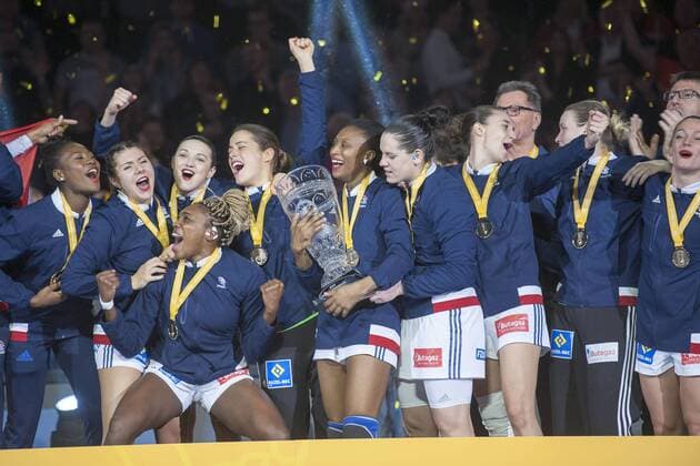 Handball, WM, Damen, Siegerehrung Frankreich ist Weltmeister Frankreich - Norwegen, Handball, 23. IHF Handball-Weltmeisterschaft der Frauen; Hamburg, 17.12.17 Hamburg Hamburg Germany Barclaycard Arena Copyright: xAgentur54Gradx xThomasxSobczakx