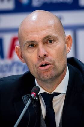 coach Marcel Keizer of Ajax during the Dutch Eredivisie match between AZ Alkmaar and Ajax Amsterdam at AFAS stadium on December 17, 2017 in Alkmaar, The Netherlands Dutch Eredivisie 2017 2018 xVIxVIxImagesx xRonaldxBonestrooxIVx 9593439