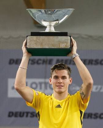 Sieger DANIEL MASUR haelt den Pokal, Siegerehrung Tennis - Deutsche Meisterschaften 2017 - Deutsche Meisterschaft - - Biberach an der Riss - Baden-Wuerttemberg - Germany - 17 December 2017. Copyright: xJuergenxHasenkopfx