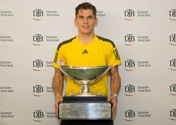Sieger DANIEL MASUR mit Pokal, Siegerehrung Copyright: xJuergenxHasenkopfx