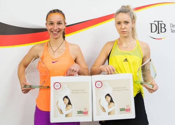 L-R Siegerin TAMARA KORPATSCH und Finalistin KATHARINA HOBGARSKI Tennis - Deutsche Meisterschaften 2017 - Deutsche Meisterschaft - - Biberach an der Riss - Baden-Wuerttemberg - Germany - 17 December 2017. Â Copyright: xJuergenxHasenkopfx
