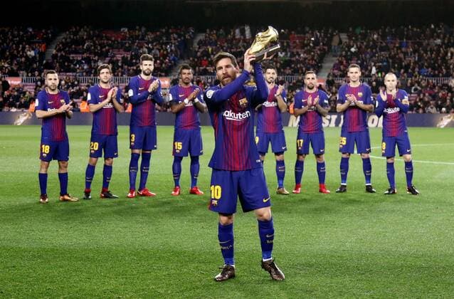Themen der Woche - SPORT Themen der Woche - SPORT Bilder des Tages - SPORT BARCELONA, 17-12-2017. LaLiga 2017 2018, date 16. FC Barcelona Barca 4-0 Deportivo. Lionel Messi of FC Barcelona with the golden boot. Barcelona - Deportivo  x1867784x