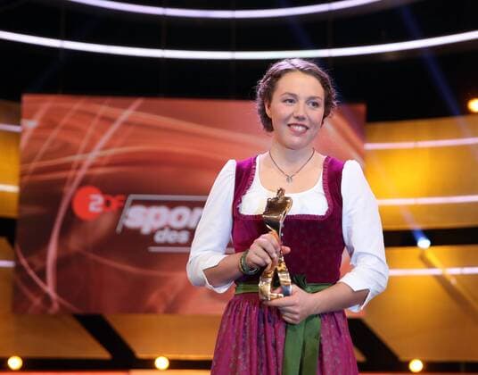 Sportler des Jahres 2017 Deutschland, Baden-Baden, 17.12.2016, Ehrung Sportler des Jahres 2017 in Baden-Baden: Laura Dahlmeier. *** Sportsman of the year 2017 Germany Baden Baden 17 12 2016 Sports Award sportsman of the year 2017 in Baden Baden Laura Dahlmeier