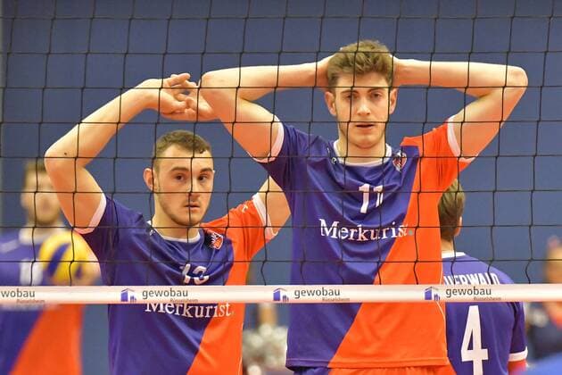 21.12.2017, xtkx, Volleyball Herren CEV Cup, United Volleys Frankfurt - MONTPELLIER Volley UC, emspor, v.l. Moritz Karlitzek (United Volleys) , Tobias Krick (United Volleys) , Frankfurt