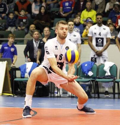 Deutschland - Rüsselsheim am Main - 21.12.2017 Volleyball - Hessen - europäischen CEV Cup - Herren Saison 2017 2018 United Volleys Rheinmain (blau) - Montpellier Volley UC (ws) v.l. Thiago Sens (Montpellier Nr. 15) United Volleys Rheinmain - Montpellier Volley UC