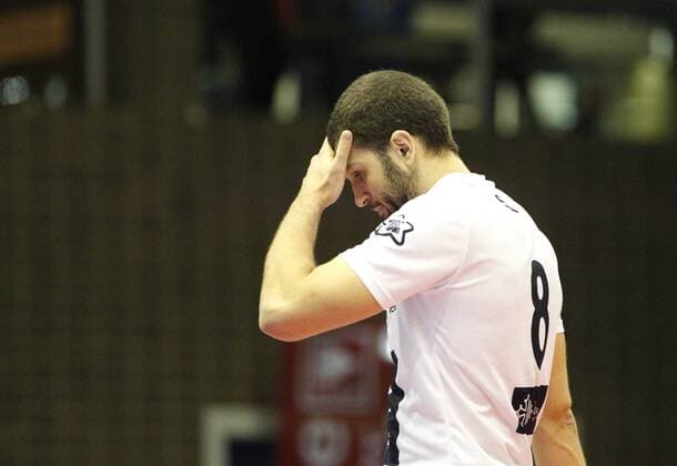 Deutschland - Rüsselsheim am Main - 21.12.2017 Volleyball - Hessen - europäischen CEV Cup - Herren Saison 2017 2018 United Volleys Rheinmain (blau) - Montpellier Volley UC (ws) v.l. Davide Saitta (Montpellier Nr. 8) United Volleys Rheinmain - Montpellier Volley UC