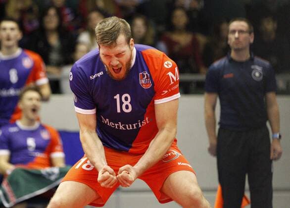 Deutschland - Rüsselsheim am Main - 21.12.2017 Volleyball - Hessen - europäischen CEV Cup - Herren Saison 2017 2018 United Volleys Rheinmain (blau) - Montpellier Volley UC (ws) v.l. Lincoln Alexander Williams (United Volleys 18) United Volleys Rheinmain - Montpellier Volley UC