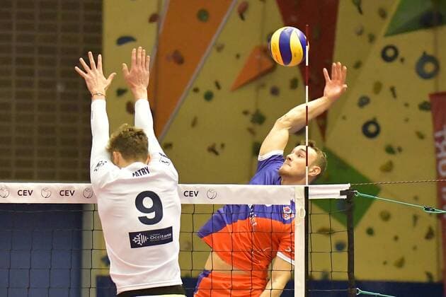 21.12.2017, xtkx, Volleyball Herren CEV Cup, United Volleys Frankfurt - MONTPELLIER Volley UC, emspor, v.l. Jean Patry (Montpellier) , Moritz Karlitzek (United Volleys) , Frankfurt