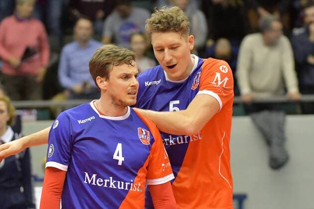 21.12.2017, xtkx, Volleyball Herren CEV Cup, United Volleys Frankfurt - MONTPELLIER Volley UC, emspor, v.l. Patrick Steuerwald (United Volleys) , Lukas Bauer (United Volleys) , Frankfurt