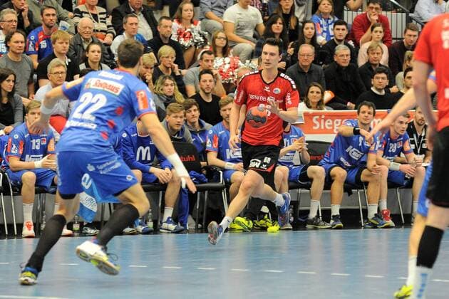 Max Emanuel (SG BBM Bietigheim 68) Handball,Maenner,2.Bundesliga,22.12.2017, Foto:TBaur Eibner Balingen Copyright: xBaurT Eibner-Pressefotox EP_ToBa