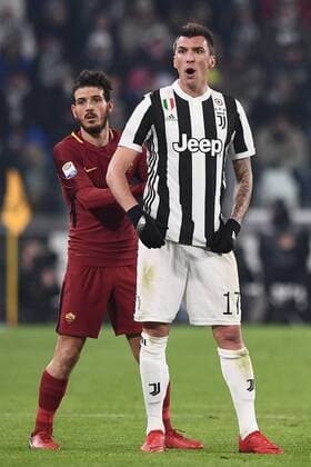 Fußball, Juventus Turin - AS Rom Mg Torino 23 12 2017 - campionato di calcio serie A Juventus-Roma foto Matteo Gribaudi Image nella foto: Mario Mandzukic-Alessandro Florenzi 