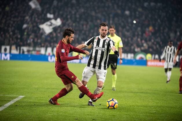Italy: Juventus FC vs AS Roma at Miralem Pjanic (Juventus FC) during the football match Serie A: Juventus FC vs AS Roma. Juventus won 1-0 at Allianz Stadium in Turin, Italy 23th december 2017. Turin Piemonte Torino Italy Allianz Stadium  AlbertoxGandolfox xPacificxPress