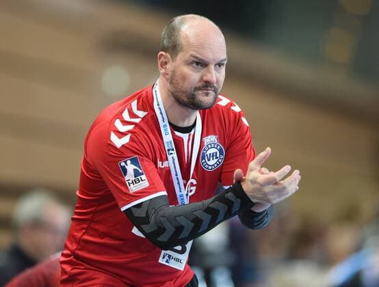 2. Handball-Bundesliga: HC Rhein Vikings - VFL Lübeck-Schwartau 22.12.2017. Trainer Torge Greve (VFL Lübeck-Schwartau).