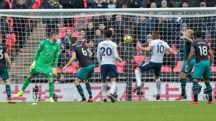 Football - 2017 2018 Premier League - Tottenham Hotspur vs. Southampton Harry Kane (Tottenham FC) heads home his 38th goal of the Calendar year to break the previous record set by Alan Shearer at Wembley Stadium. COLORSPORT DANIEL BEARHAM  csp_tot_sou_261217_