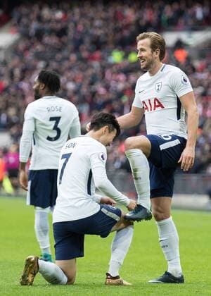 Football - 2017 2018 Premier League - Tottenham Hotspur vs. Southampton Heung-Min Son (Tottenham FC) polishes the boots of Premier League record scorer Harry Kane (Tottenham FC) at Wembley Stadium. COLORSPORT DANIEL BEARHAM  csp_tot_sou_261217_