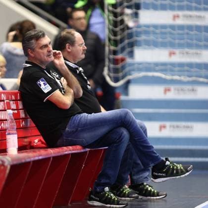 Trainer Michael Roth (Melsungen) VfL Gummersbach vs MT Melsungen --- Handball --- 1. Bundesliga --- 26.12.2017 Gummersbach Copyright: xEibner-Pressefoto RenexWeissx EP_RWS