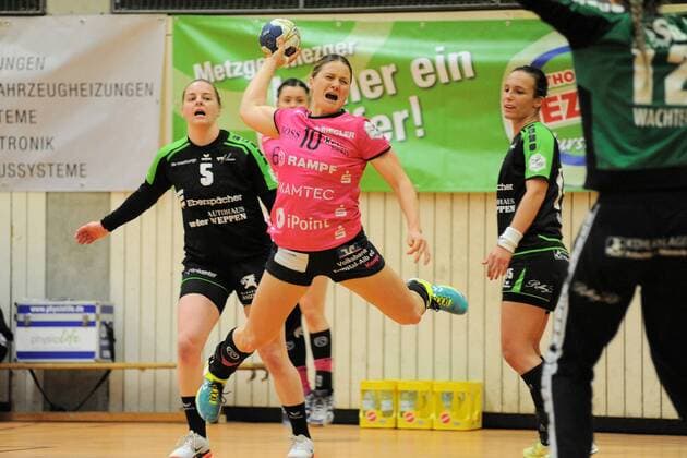 Bilder des Tages - SPORT Anna Loerper (TusSis Metzingen 10) TusSies Metzingen,Handball,Ligaspiel,27.12.2017, Foto:TBaur Eibner Ostfildern-Nellingen Copyright: xEIBNER Tobias_Baurx EP_TBR