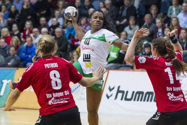 Handball-Bundesliga TSV Bayer 04 Leverkusen vs. TPSG FA Goeppingen 20:24 Handball-Bundesliga TSV Bayer 04 Leverkusen vs. TPSG FA Goeppingen 20:24 am 27. 12. 2017 Leverkusen, Ostermann-Arena, Deutschland Photo: Ralf Kardes Elfe Sally Potocki (8) RM RL Prudence Kinlend (19) RL RR Elfe Jenny Karolius (14) KM Spitzname: Flummi