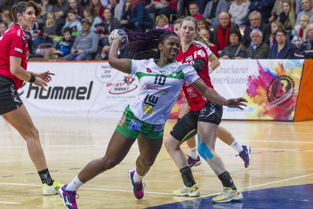 Handball-Bundesliga TSV Bayer 04 Leverkusen vs. TPSG FA Goeppingen 20:24 Handball-Bundesliga TSV Bayer 04 Leverkusen vs. TPSG FA Goeppingen 20:24 am 27. 12. 2017 Leverkusen, Ostermann-Arena, Deutschland Photo: Ralf Kardes Prudence Kinlend (19) RL RR